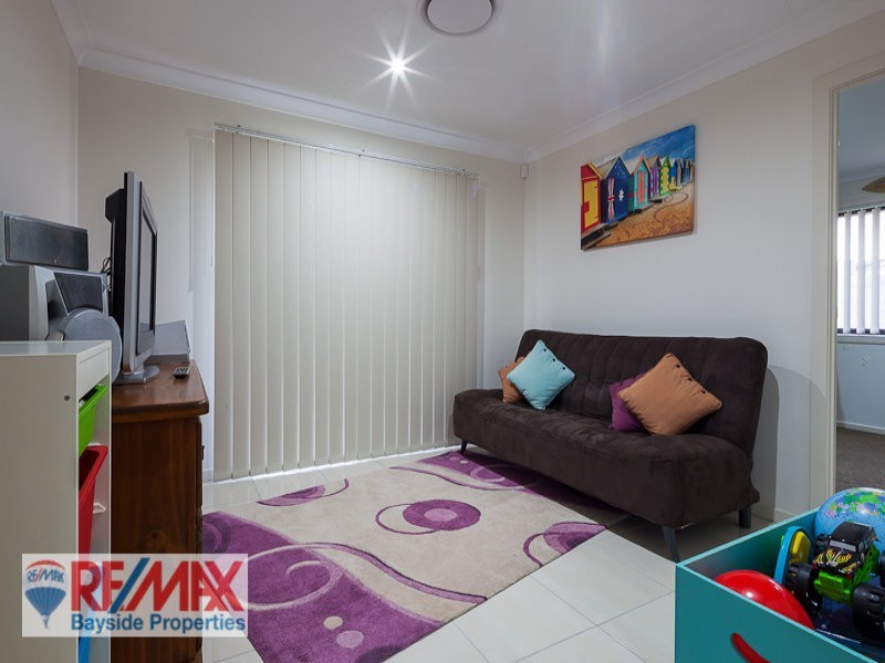 14 Lois Place, Redland Bay QLD 4165