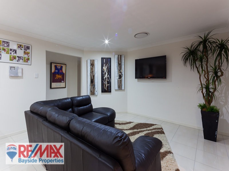 14 Lois Place, Redland Bay QLD 4165