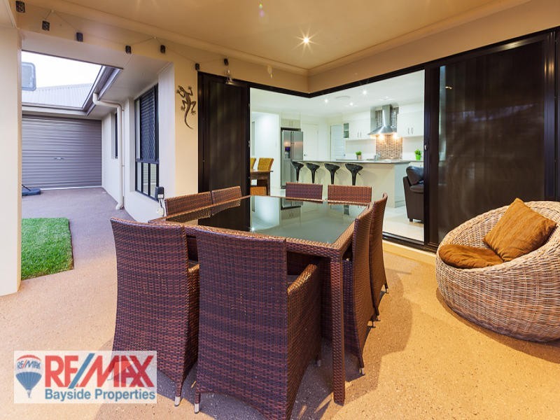 14 Lois Place, Redland Bay QLD 4165