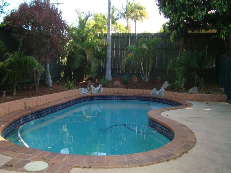 4 Burwood Road, Alexandra Hills QLD 4161