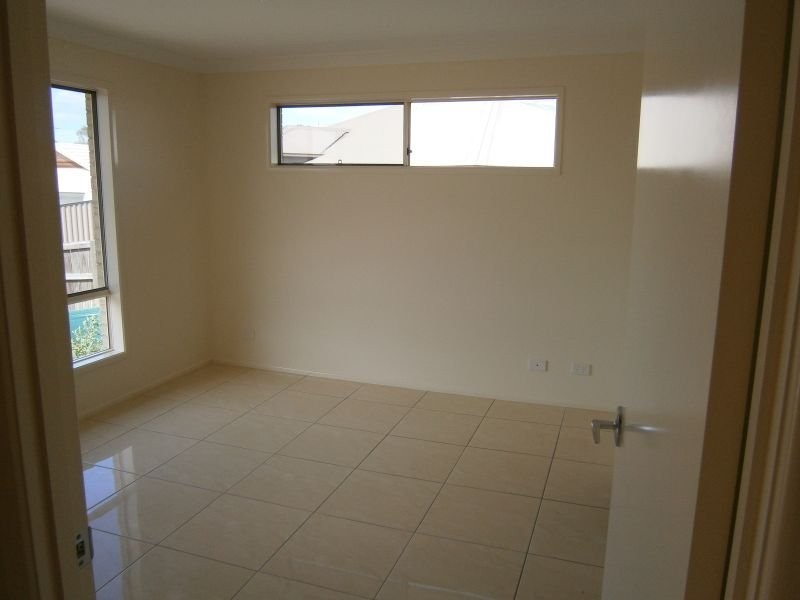 19 Lois Place, Redland Bay QLD 4165