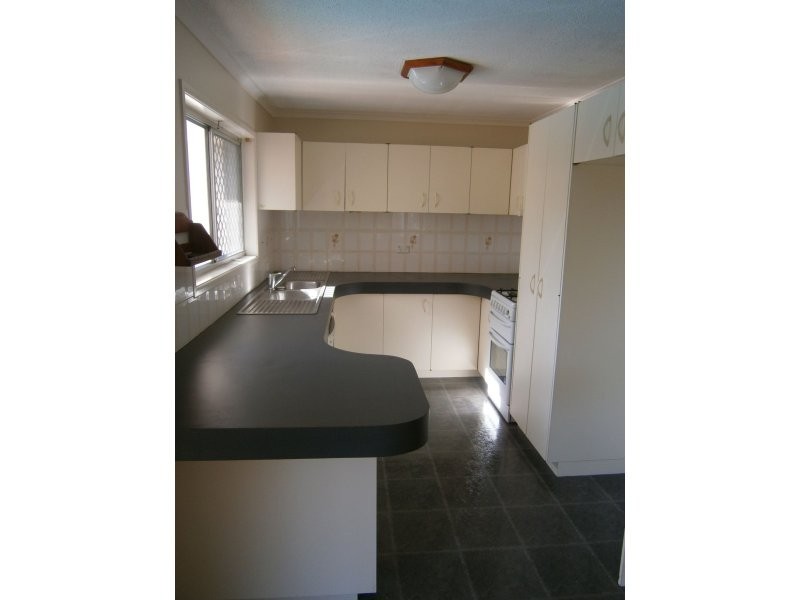 21 Charles Street, Birkdale QLD 4159