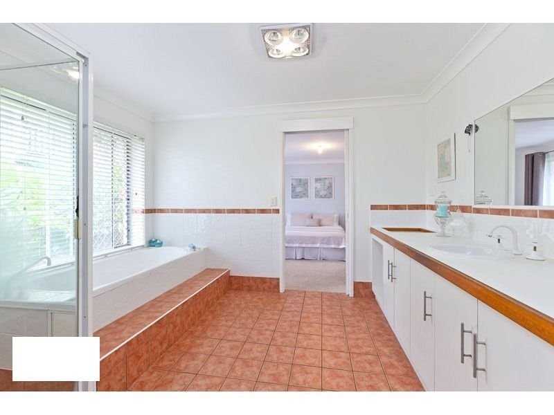 64 Lawn Terrace, Capalaba QLD 4157