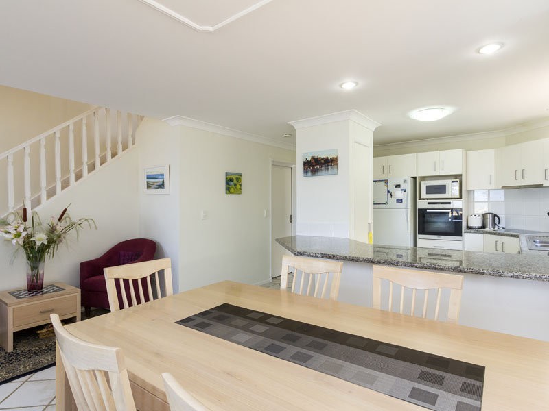 2/192 Shore Street North, Cleveland QLD 4163