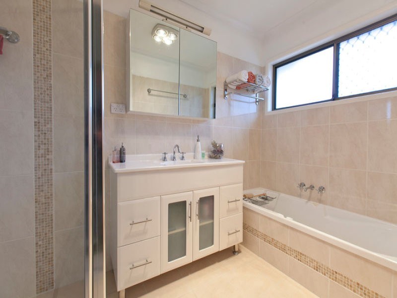 26 Makaha Drive, Birkdale QLD 4159