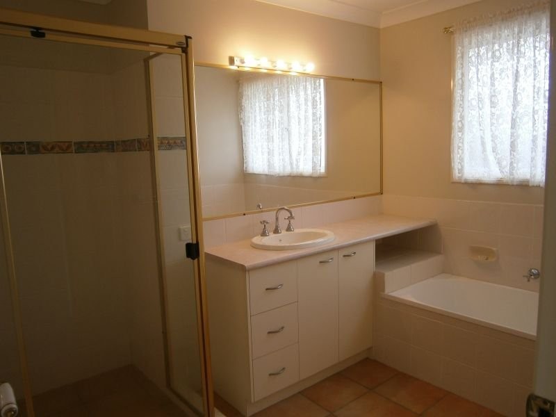 2 Sirocco Court, Ormiston QLD 4160