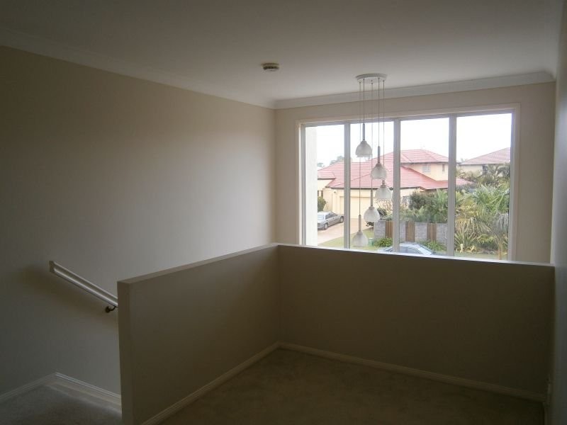 2 Sirocco Court, Ormiston QLD 4160