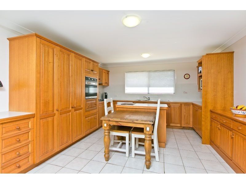 13 Banksia Street, Redland Bay QLD 4165