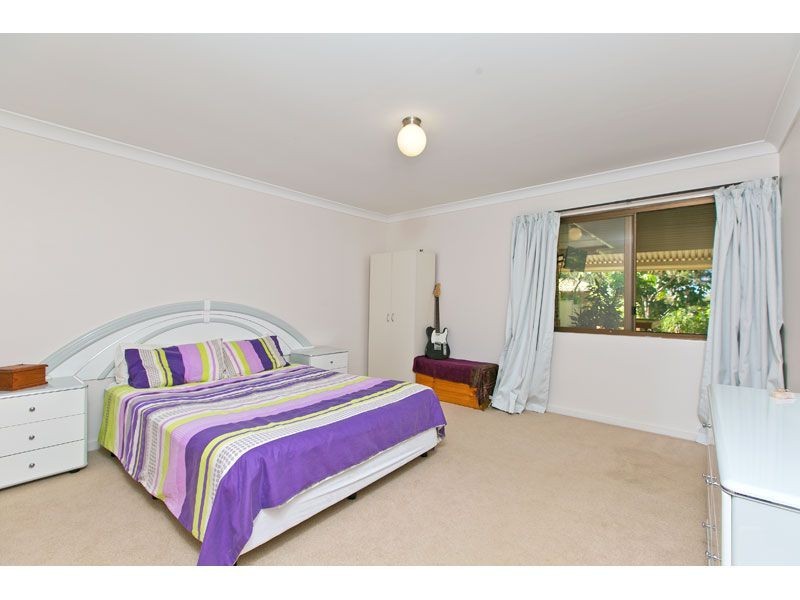 13 Banksia Street, Redland Bay QLD 4165
