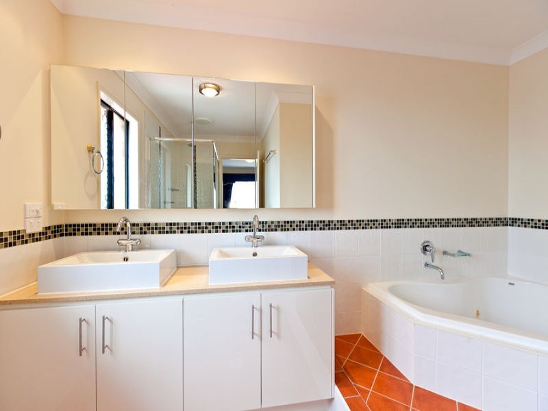 14 Wilohurst Drive, Redland Bay QLD 4165