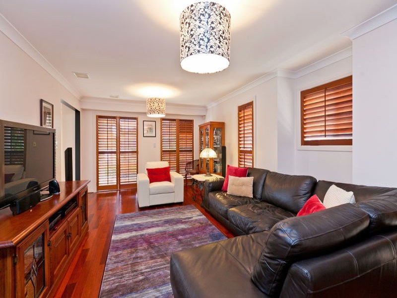 19 Captains Court, Raby Bay QLD 4163