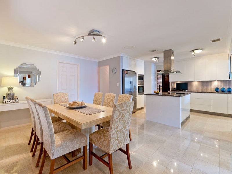 19 Captains Court, Raby Bay QLD 4163