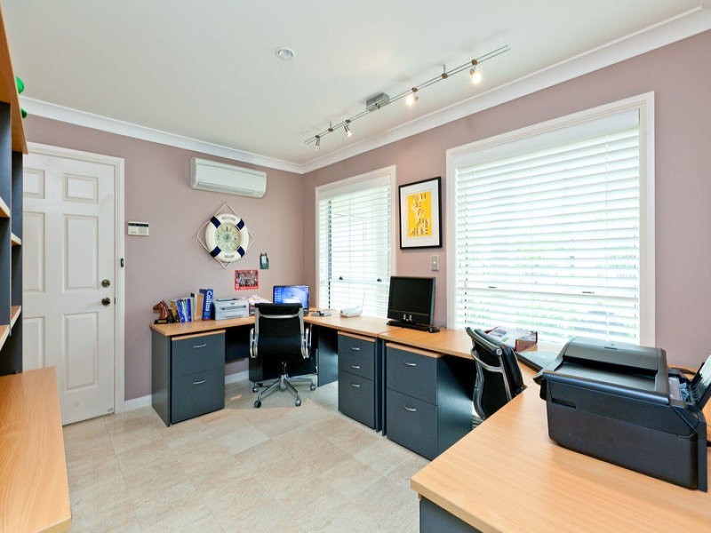 19 Captains Court, Raby Bay QLD 4163