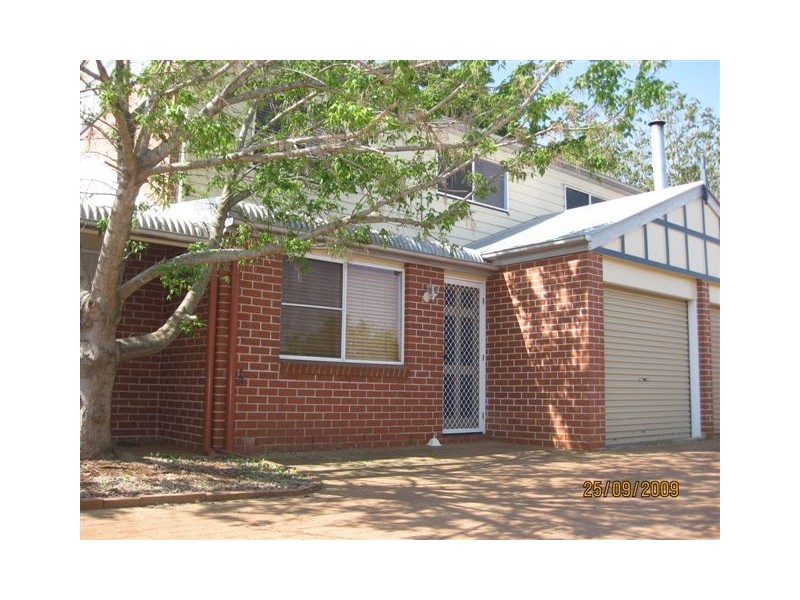 3/8 Lindsay Street, Toowoomba QLD 4350