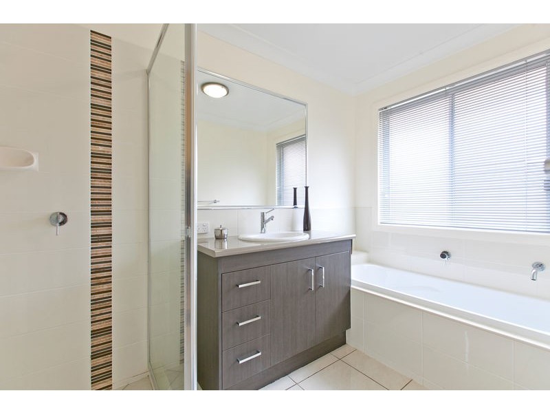 11 Pentecost Place, Redland Bay QLD 4165