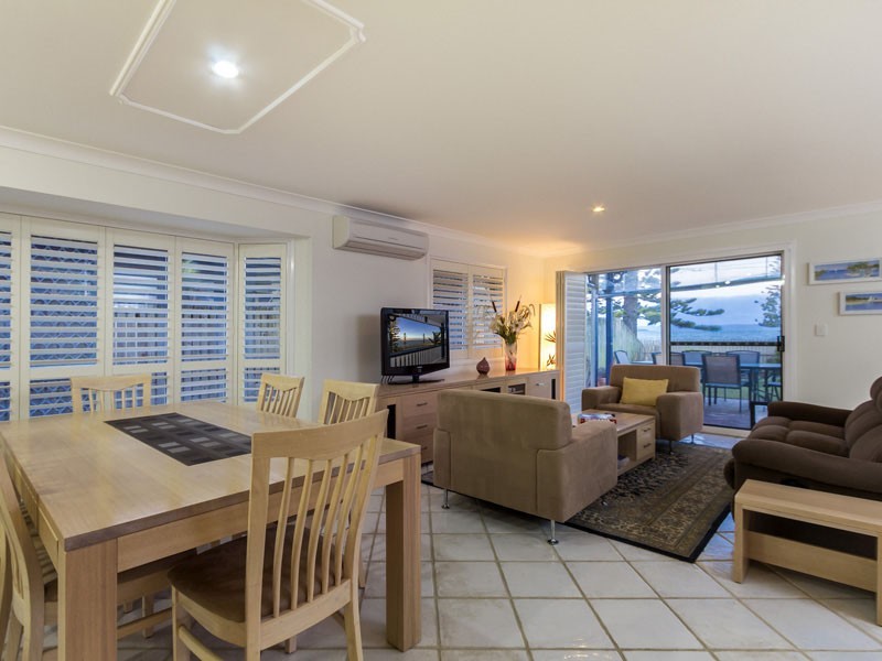 2/192 Shore Street North, Cleveland QLD 4163