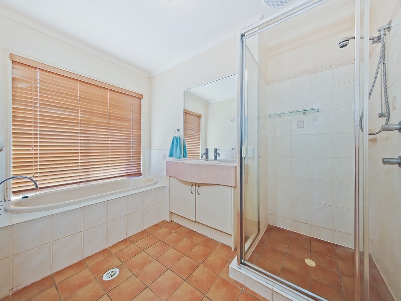 8 King Island Drive, Wellington Point QLD 4160