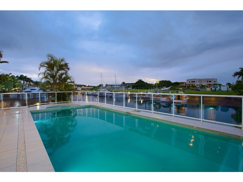 25 Downwind Court, Birkdale QLD 4159