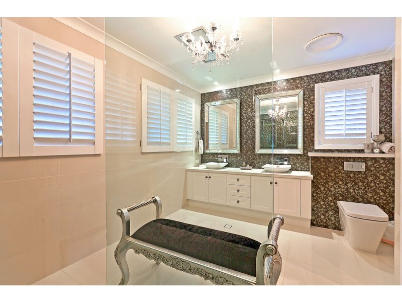 19 Captains Court, Raby Bay QLD 4163