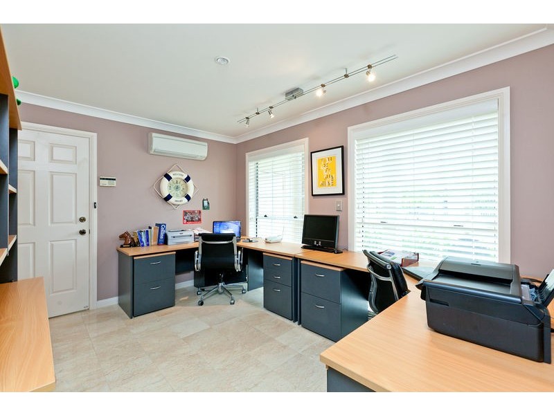 19 Captains Court, Raby Bay QLD 4163