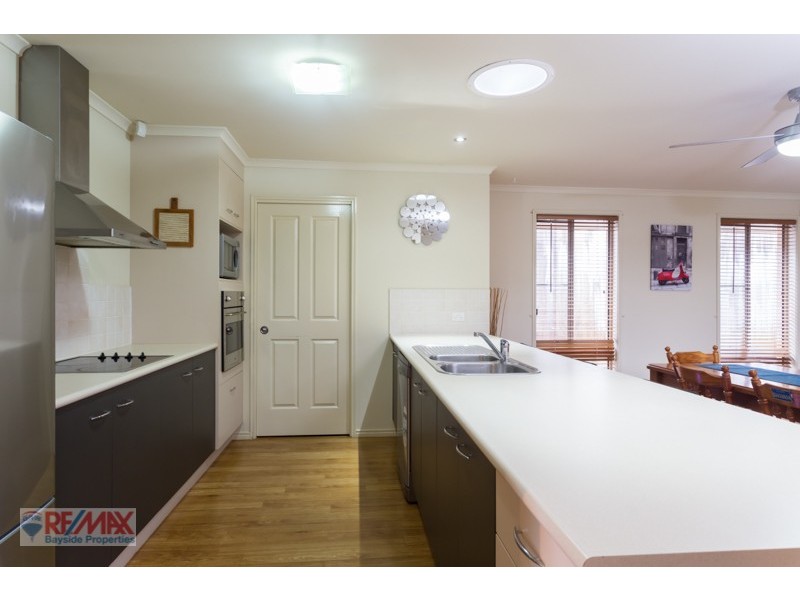 33 Aquila st, Redland Bay QLD 4165