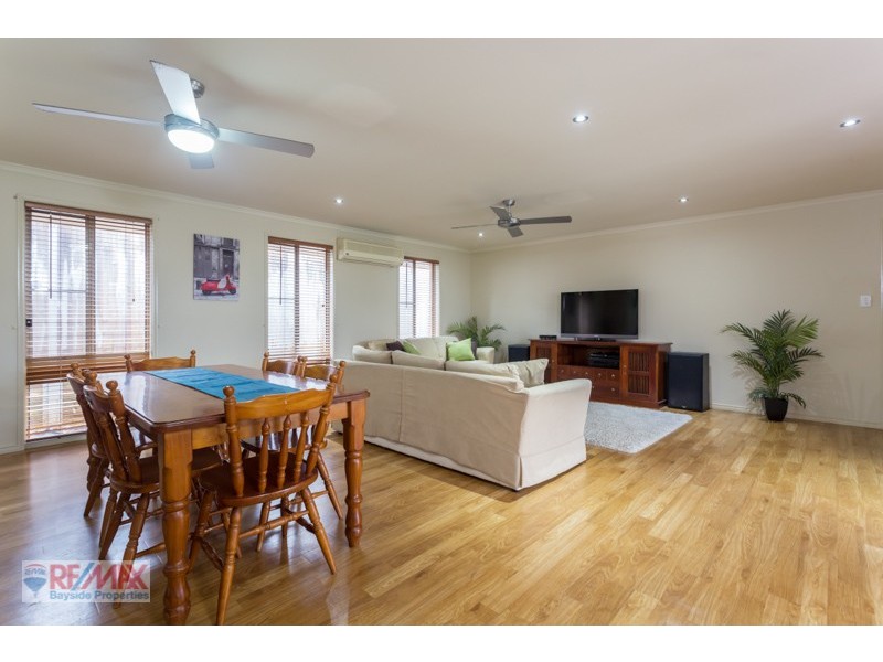 33 Aquila st, Redland Bay QLD 4165