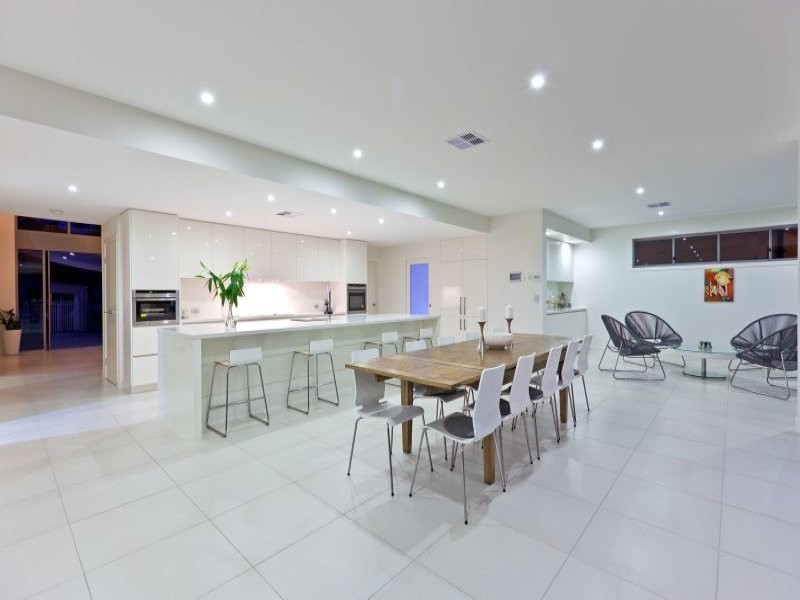 15 Marram crt, Raby Bay QLD 4163