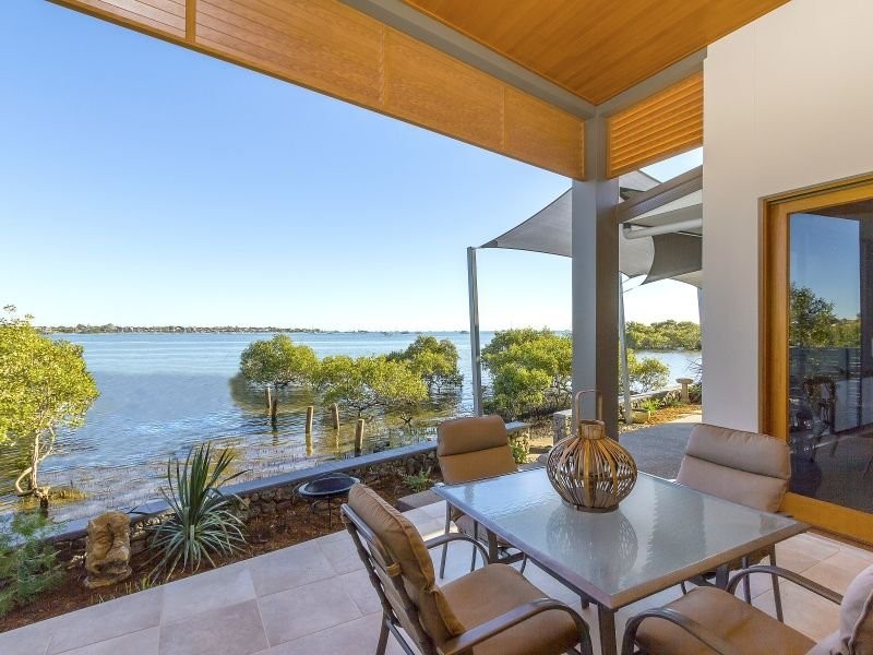 9 White St, Victoria Point QLD 4165