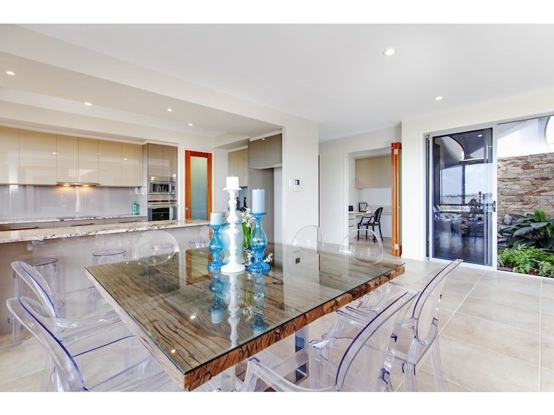9 White St, Victoria Point QLD 4165