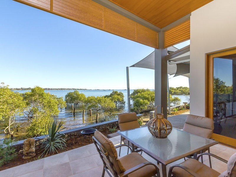 9 White St, Victoria Point QLD 4165