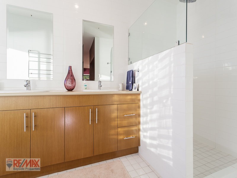 91 Coondooroopa Drive, Macleay Island QLD 4184