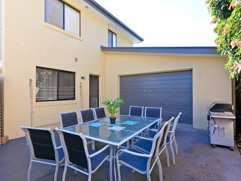 1 Mill Street, Redland Bay QLD 4165