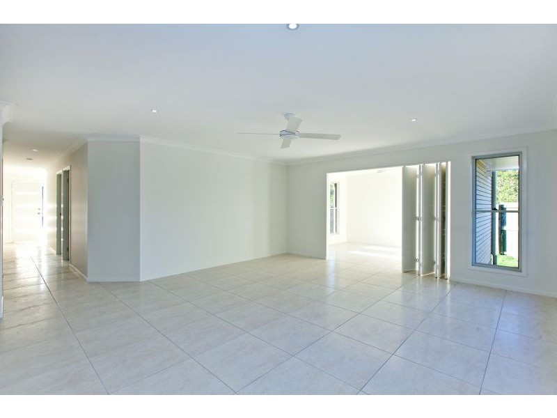 30 Parkgrove Street, Birkdale QLD 4159