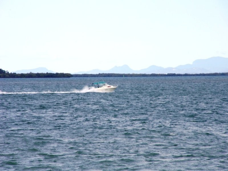 6 Williams Street, Coochiemudlo Island QLD 4184