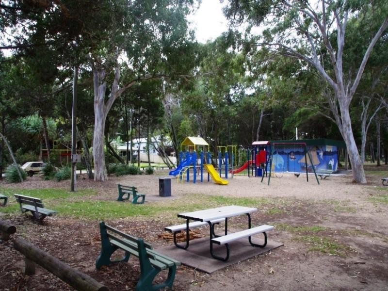 6 Williams Street, Coochiemudlo Island QLD 4184