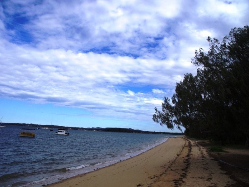 6 Williams Street, Coochiemudlo Island QLD 4184