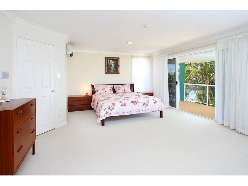 16 Seacrest Court, Raby Bay QLD 4163