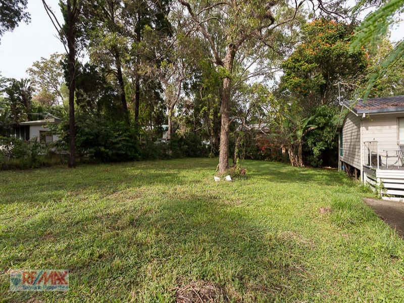 16 Marana Street, Coochiemudlo Island QLD 4184