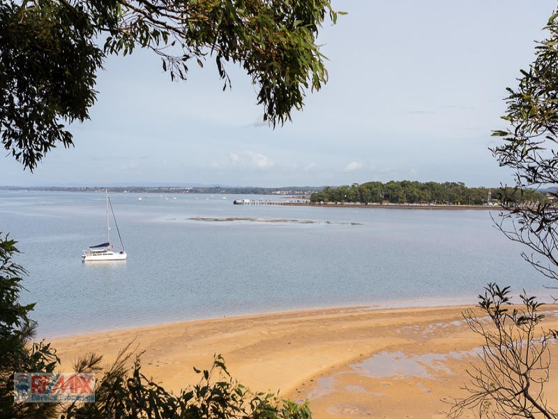 16 Marana Street, Coochiemudlo Island QLD 4184