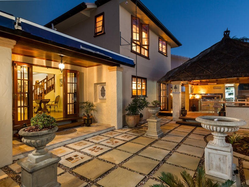 216 Shore Street North, Cleveland QLD 4163