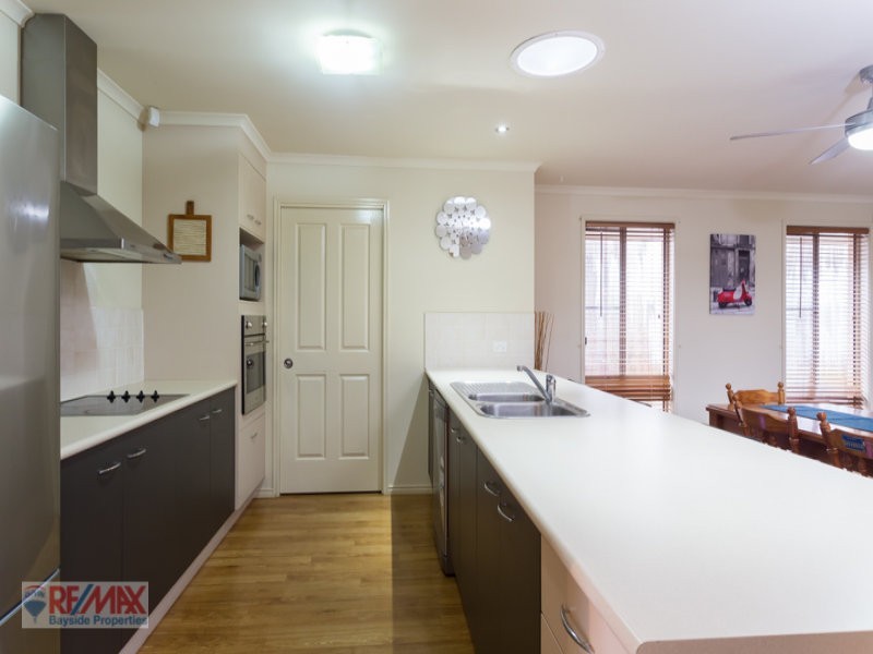 33 Aquila st, Redland Bay QLD 4165