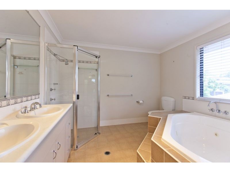 8 Truscot Place, Thornlands QLD 4164