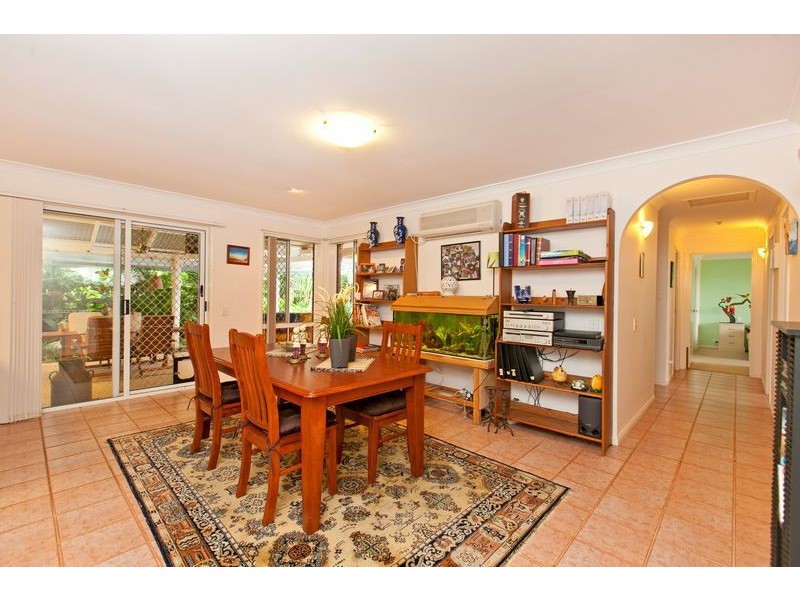 1 Eastcote Lane, Wellington Point QLD 4160