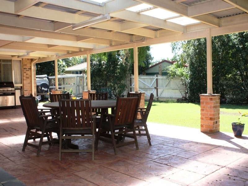 2 Peppercorn Cr, Victoria Point QLD 4165