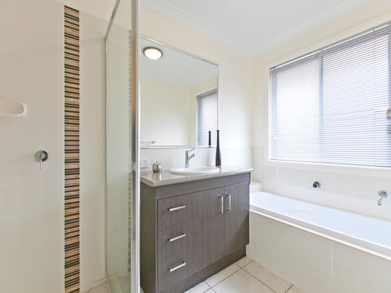 11 Pentecost Place, Redland Bay QLD 4165