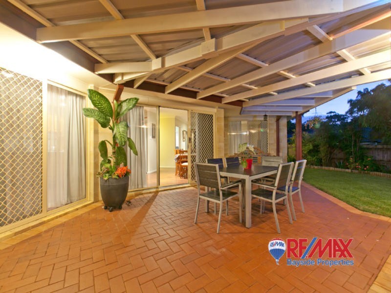8 Bahr Place, Wellington Point QLD 4160