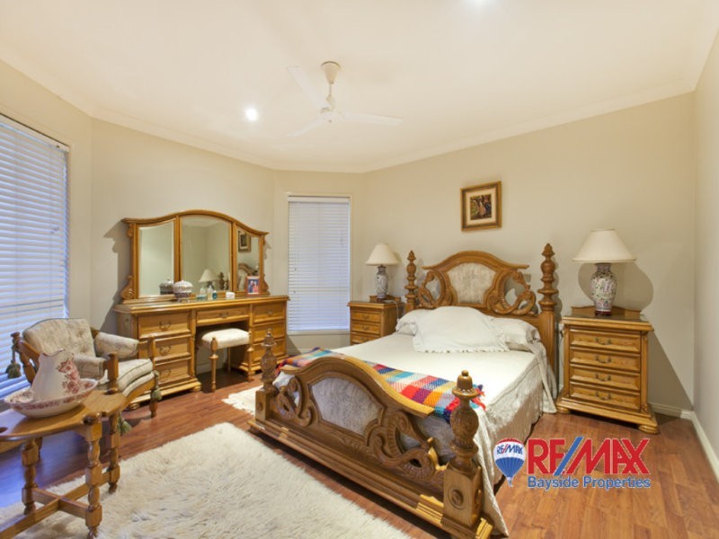 8 Bahr Place, Wellington Point QLD 4160