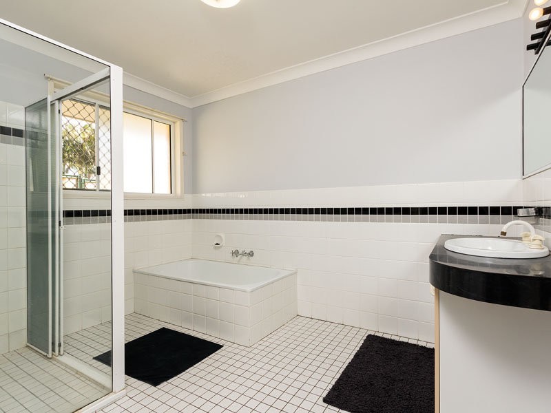 18 Driftwood St, Victoria Point QLD 4165