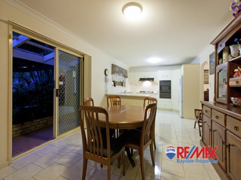 8 Rosewood Street, Birkdale QLD 4159