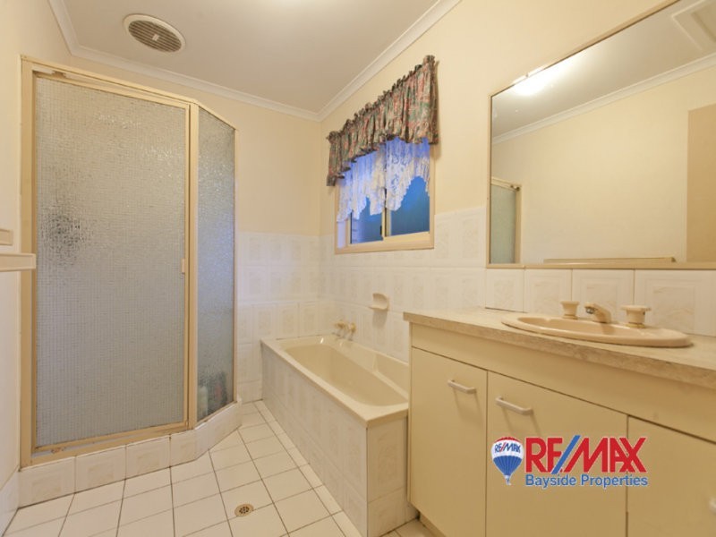 8 Rosewood Street, Birkdale QLD 4159